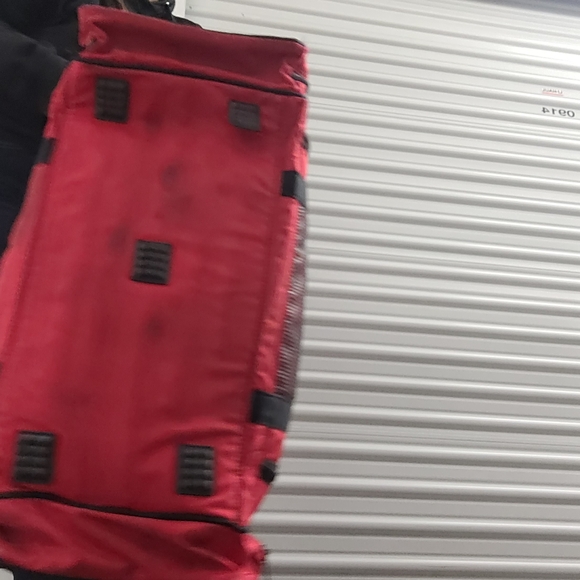 * Vintage Marlboro large Duffle Bag Marlboro logo red color - Picture 6 of 8